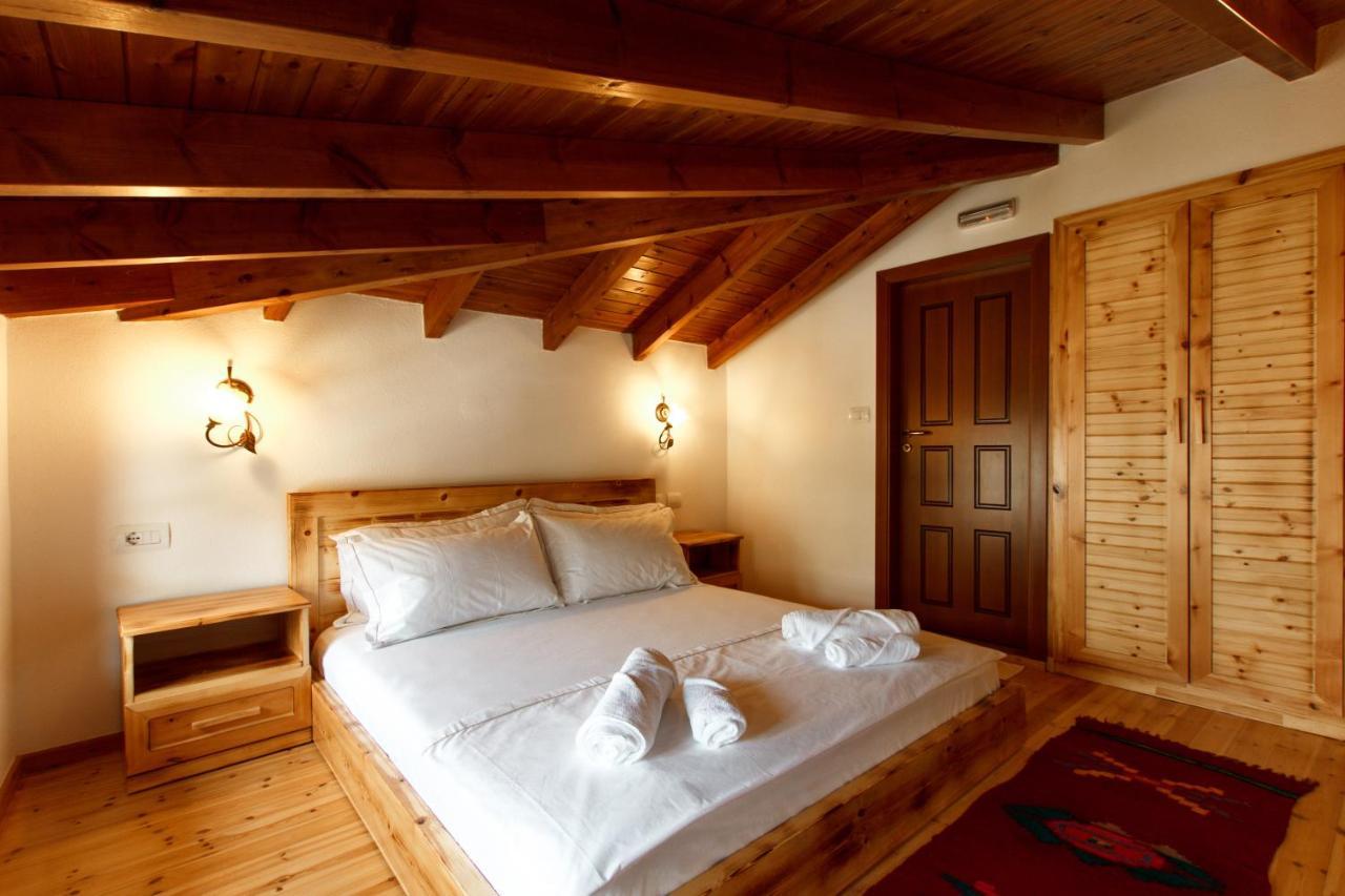 Gjirokastër Hotel Sarajet 1821 מראה חיצוני תמונה