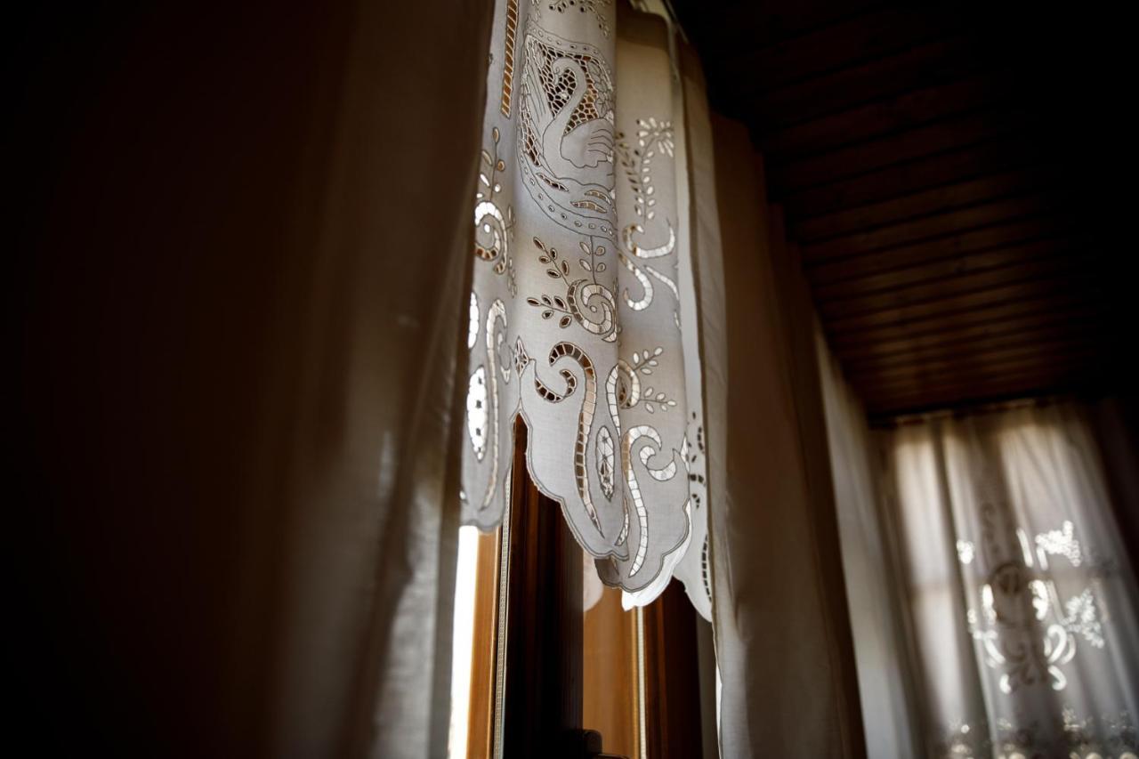 Gjirokastër Hotel Sarajet 1821 מראה חיצוני תמונה