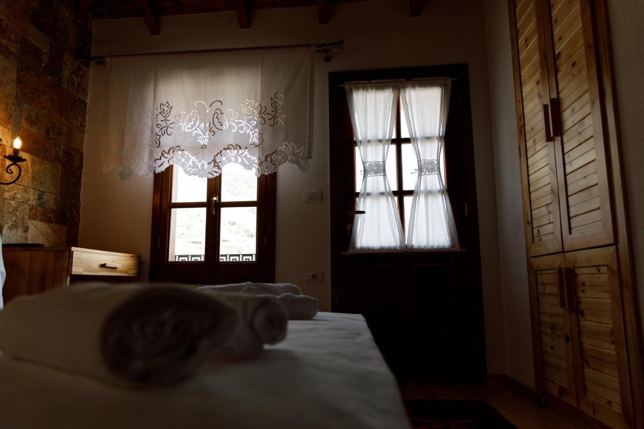 Gjirokastër Hotel Sarajet 1821 מראה חיצוני תמונה