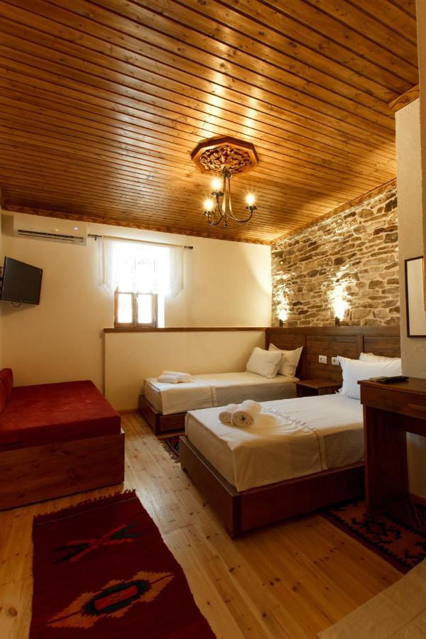 Gjirokastër Hotel Sarajet 1821 מראה חיצוני תמונה