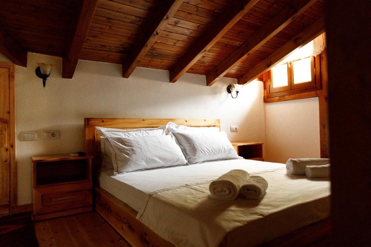 Gjirokastër Hotel Sarajet 1821 מראה חיצוני תמונה