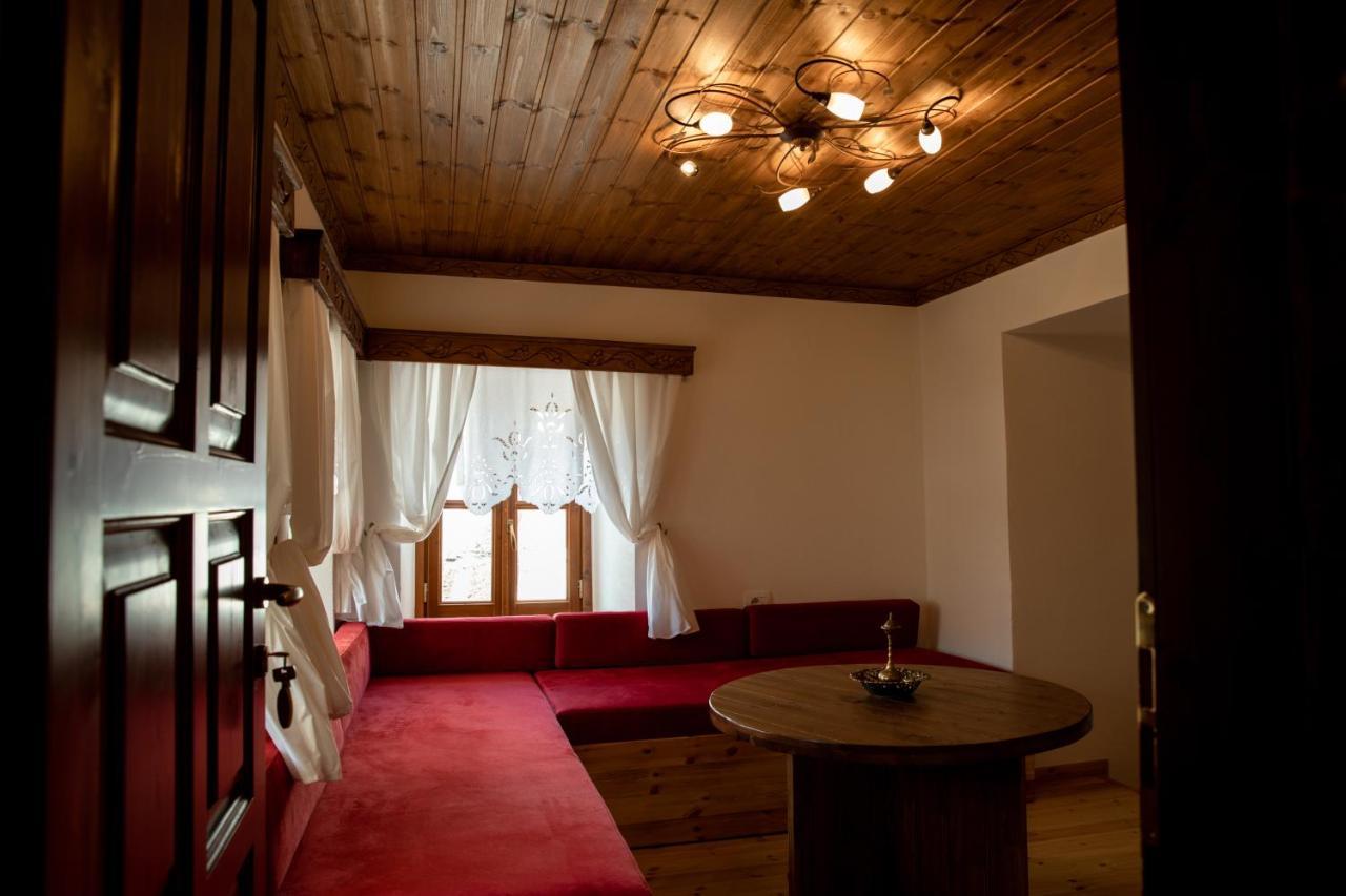 Gjirokastër Hotel Sarajet 1821 מראה חיצוני תמונה