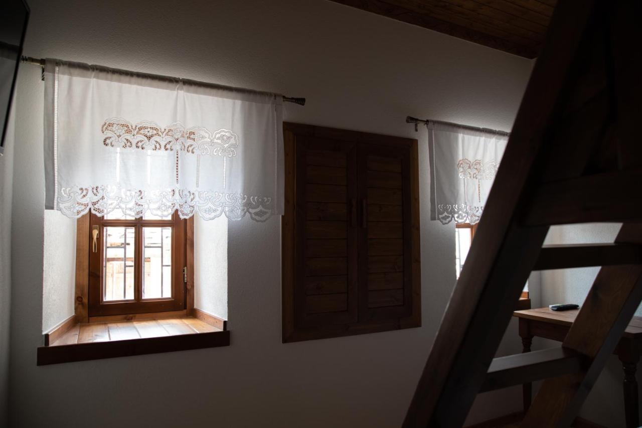 Gjirokastër Hotel Sarajet 1821 מראה חיצוני תמונה