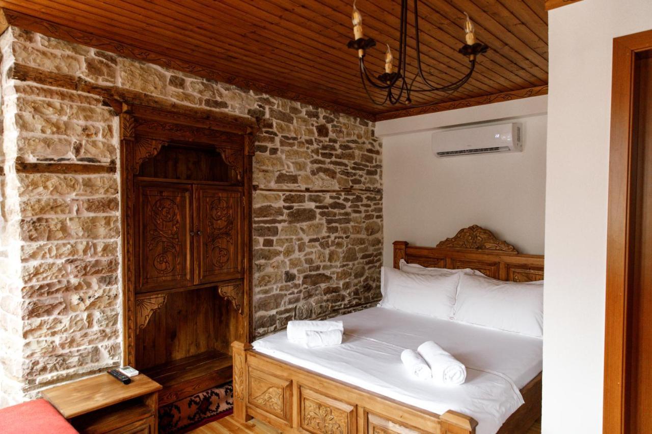 Gjirokastër Hotel Sarajet 1821 מראה חיצוני תמונה