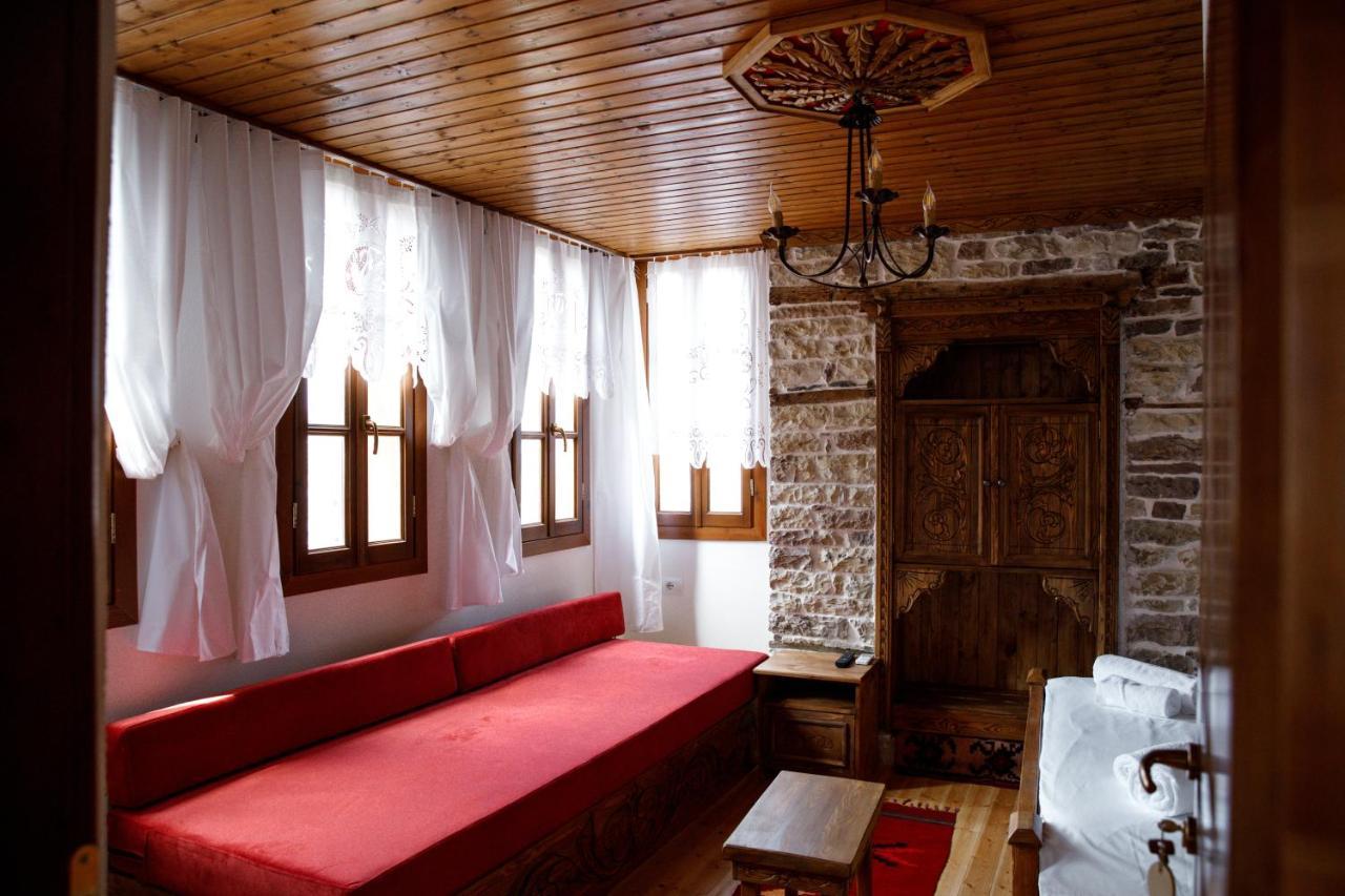 Gjirokastër Hotel Sarajet 1821 מראה חיצוני תמונה