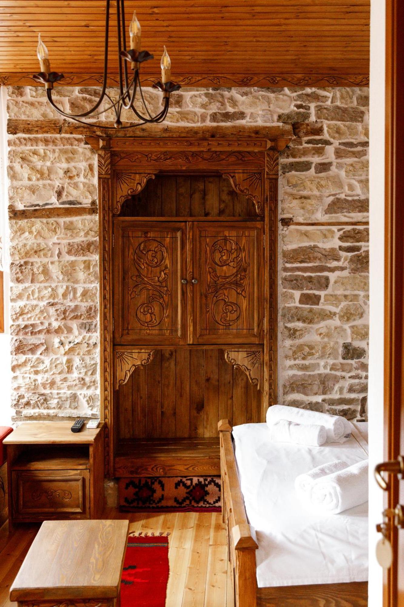Gjirokastër Hotel Sarajet 1821 מראה חיצוני תמונה